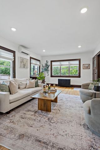 134 W 45th Street, Minneapolis, MN 55419