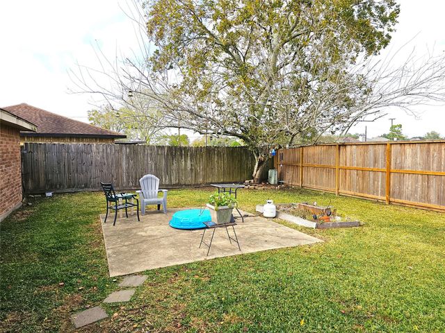 17211 Heritage Bay Drive, Webster, TX 77598