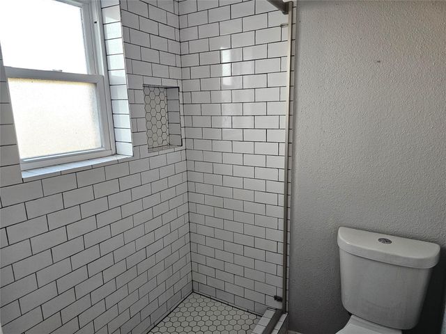 17211 Heritage Bay Drive, Webster, TX 77598