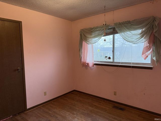 1313 Mayfair Drive, Boonville, IN 47601