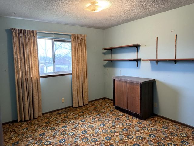 1313 Mayfair Drive, Boonville, IN 47601