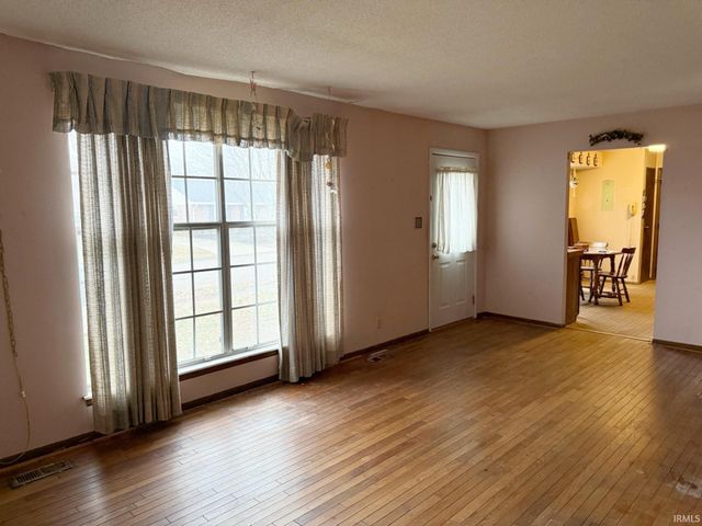 1313 Mayfair Drive, Boonville, IN 47601