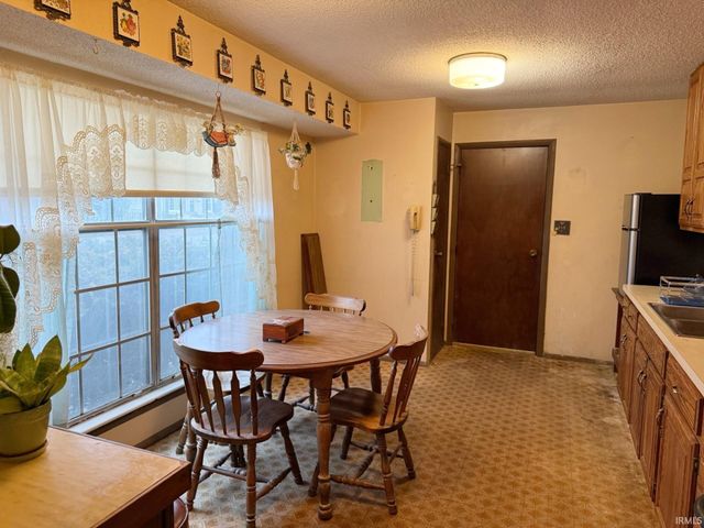 1313 Mayfair Drive, Boonville, IN 47601