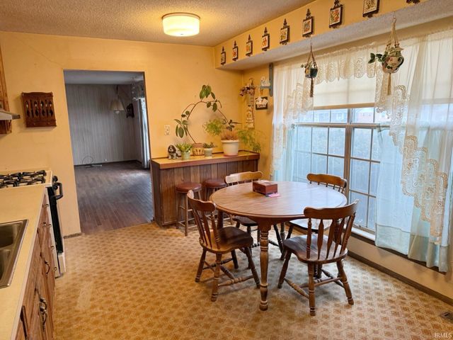 1313 Mayfair Drive, Boonville, IN 47601