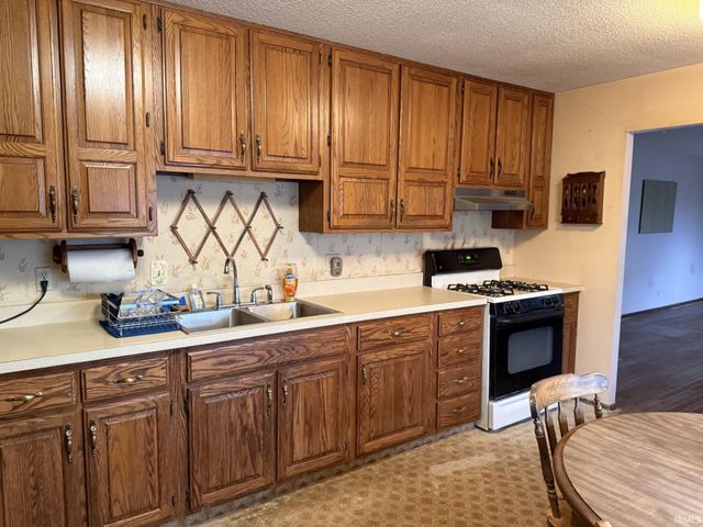 1313 Mayfair Drive, Boonville, IN 47601