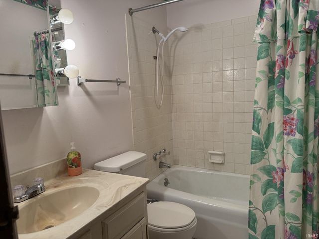 1313 Mayfair Drive, Boonville, IN 47601