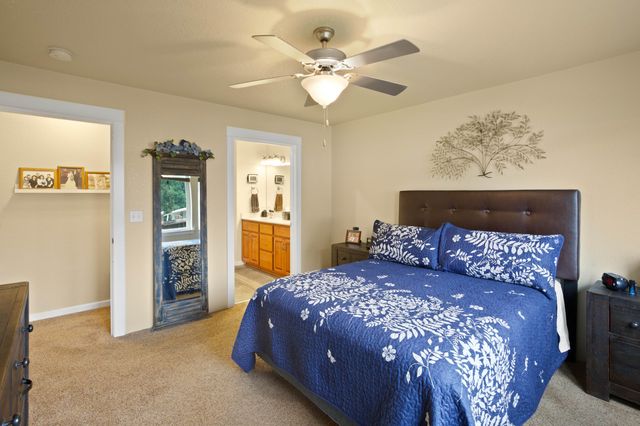 737 SW Kinsington Court, Grants Pass, OR 97526