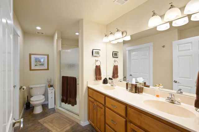 737 SW Kinsington Court, Grants Pass, OR 97526