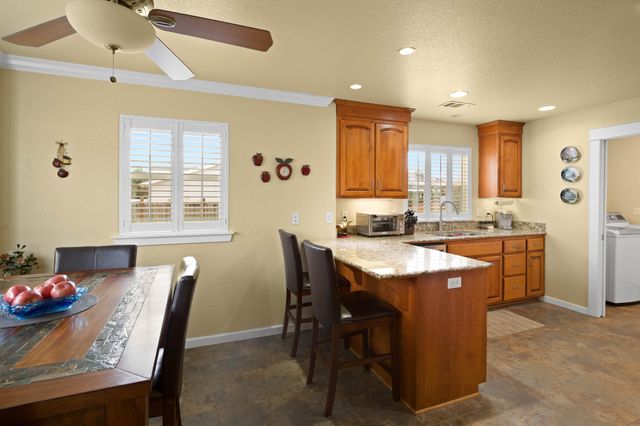 737 SW Kinsington Court, Grants Pass, OR 97526