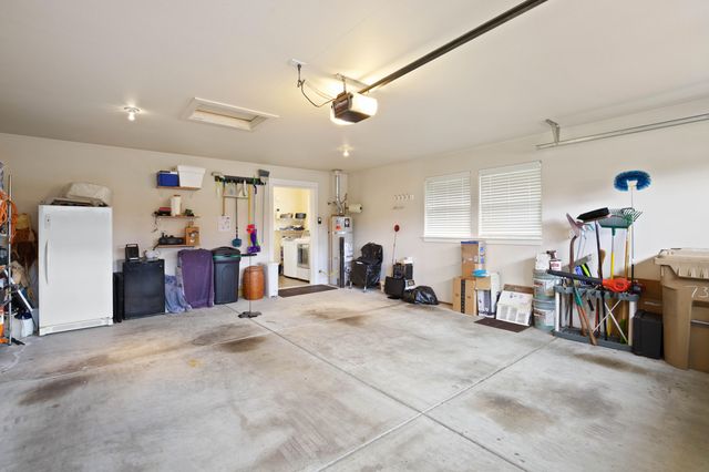737 SW Kinsington Court, Grants Pass, OR 97526