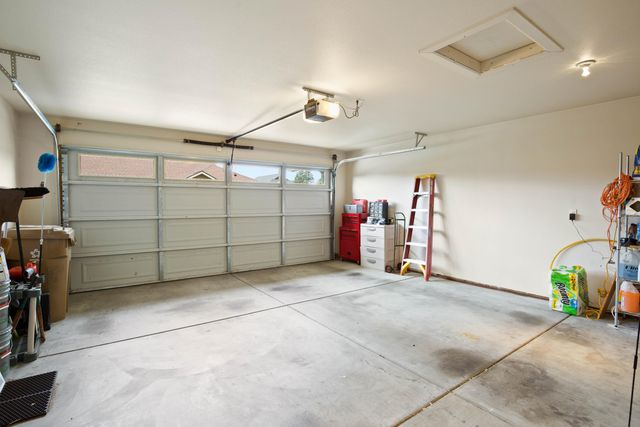 737 SW Kinsington Court, Grants Pass, OR 97526