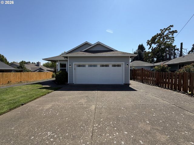 1586 Ne GRANDHAVEN St, Mc Minnville, OR 97128