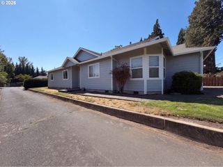 1586 Ne GRANDHAVEN St, Mc Minnville, OR 97128
