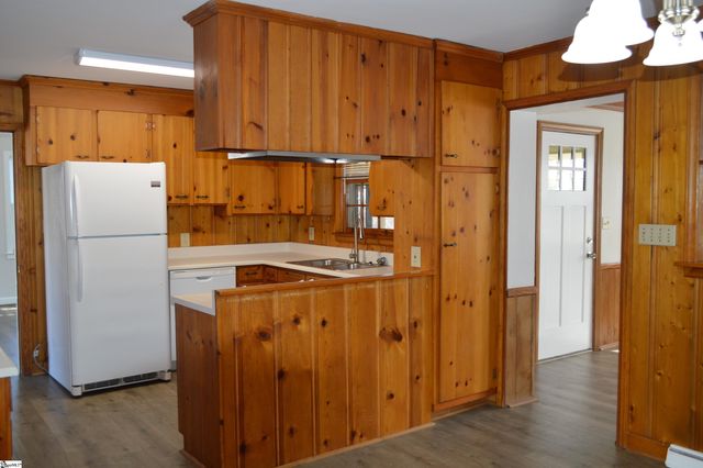 206 Hillside Drive, Greer, SC 29651