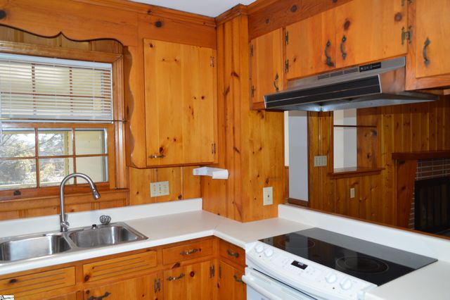 206 Hillside Drive, Greer, SC 29651