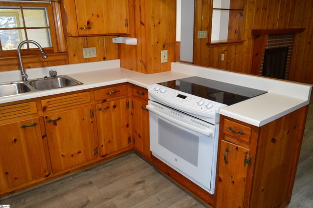 206 Hillside Drive, Greer, SC 29651