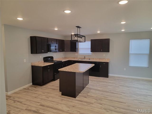 1051 Smith Avenue, Ferguson, MO 63135