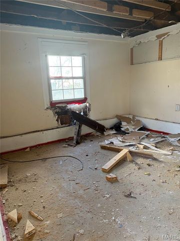 317 Mueller Avenue, Ferguson, MO 63135