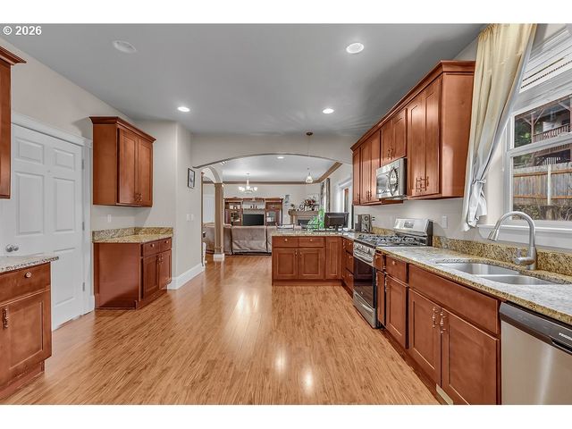 2652 HOO DOO Dr, Salem, OR 97304