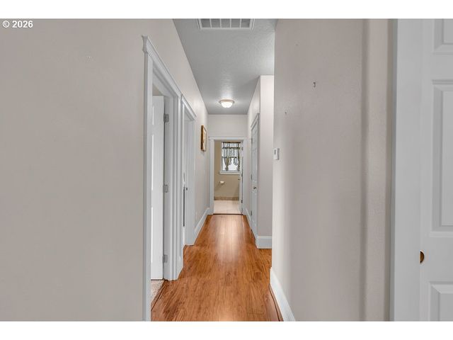 2652 HOO DOO Dr, Salem, OR 97304