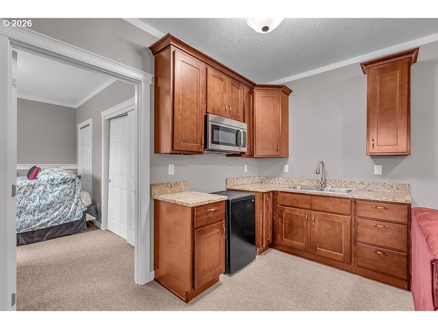 2652 HOO DOO Dr, Salem, OR 97304