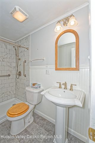 18 Coronation Drive, Stuyvesant, NY 12173