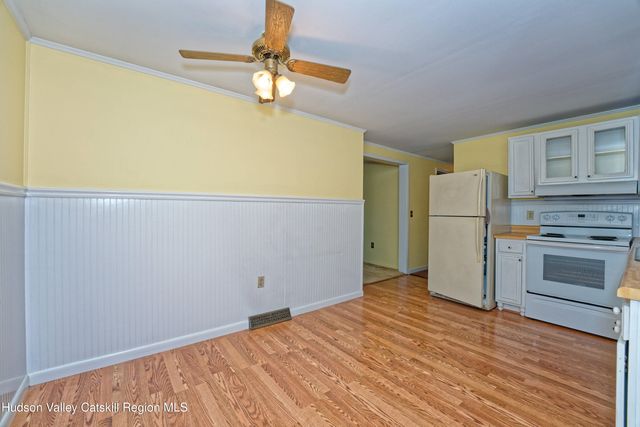 18 Coronation Drive, Stuyvesant, NY 12173