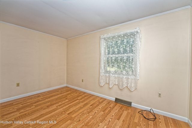 18 Coronation Drive, Stuyvesant, NY 12173