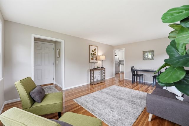 129 Cooper St, Springfield, MA 01108