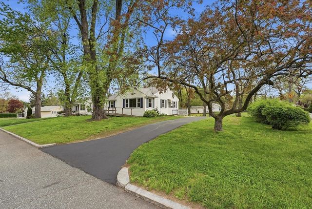 129 Cooper St, Springfield, MA 01108