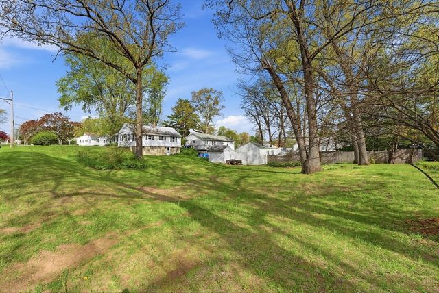 129 Cooper St, Springfield, MA 01108