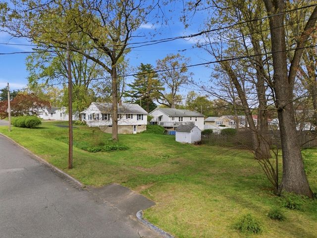 129 Cooper St, Springfield, MA 01108