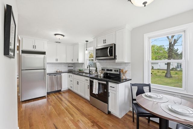129 Cooper St, Springfield, MA 01108
