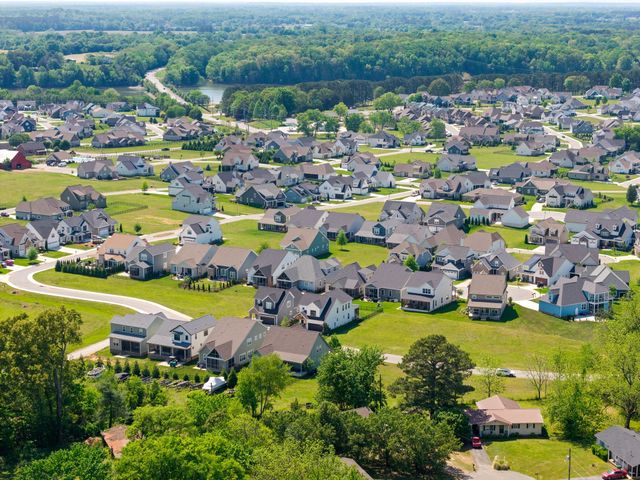 615 River Watch Way, Winchester, TN 37398