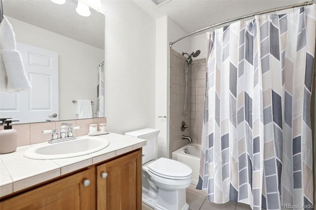 7603 S Addison Way, Aurora, CO 80016