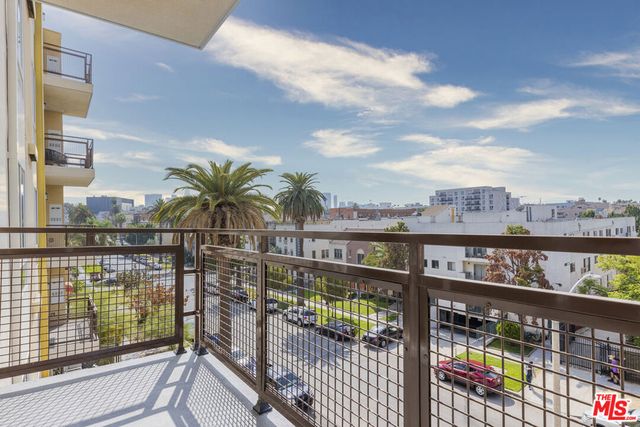 2939 Leeward Avenue 401, Los Angeles, CA 90005