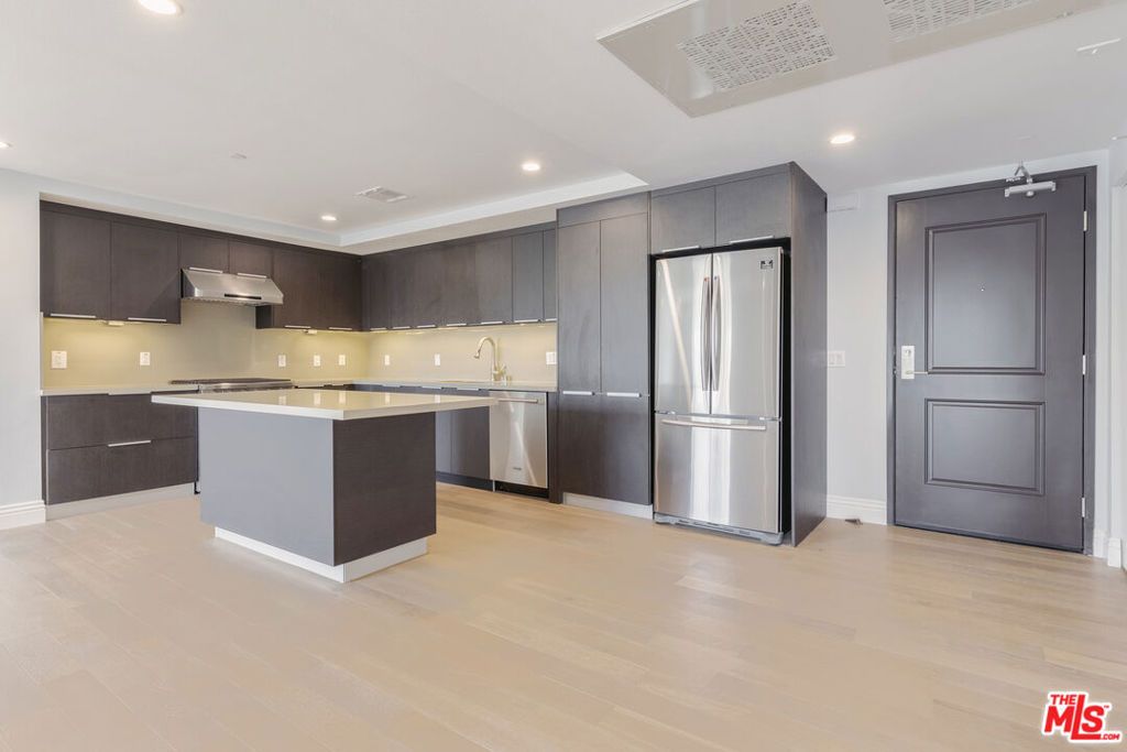 2939 Leeward Avenue 401, Los Angeles, CA 90005