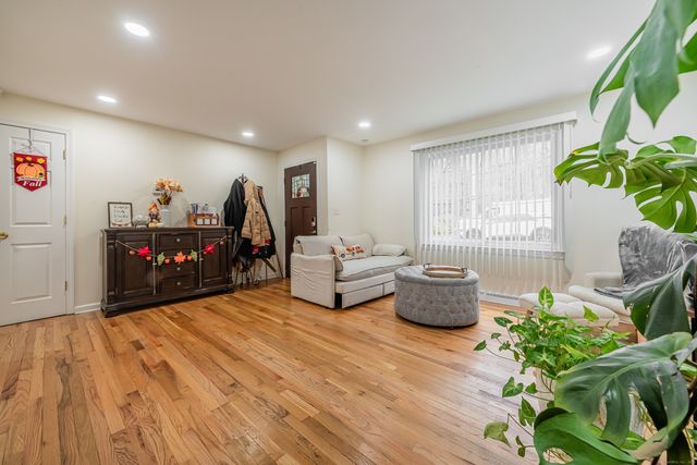 1172 Wintergreen Avenue, Hamden, CT 06514