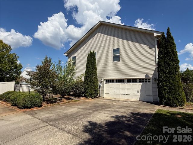 105 Jobe Drive, Statesville, NC 28677