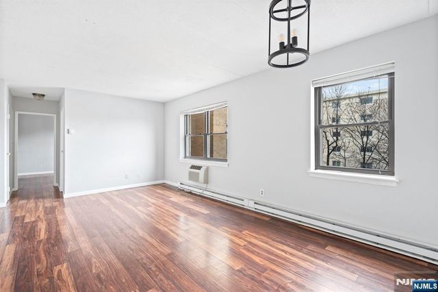 300 Lookout Avenue C4, Hackensack, NJ 07601