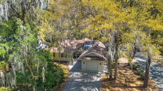 2 Sweet Gum Ln, Hilton Head Island, SC 29928