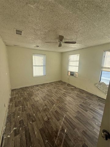 1015 E COLUMBUS DRIVE, Tampa, FL 33605