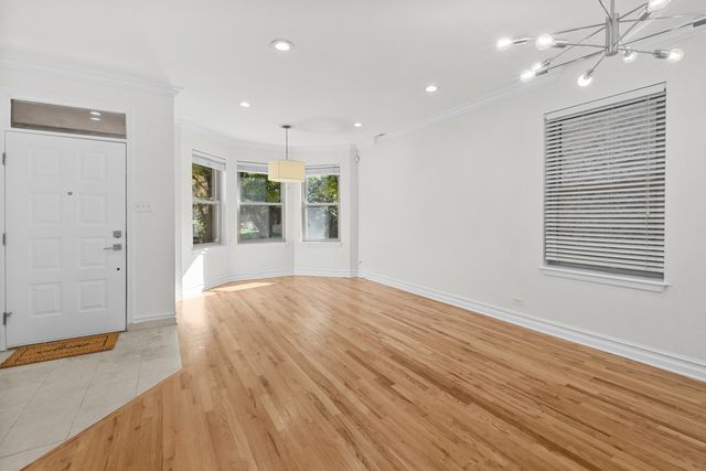 4520 S Saint Lawrence Avenue, Chicago, IL 60653