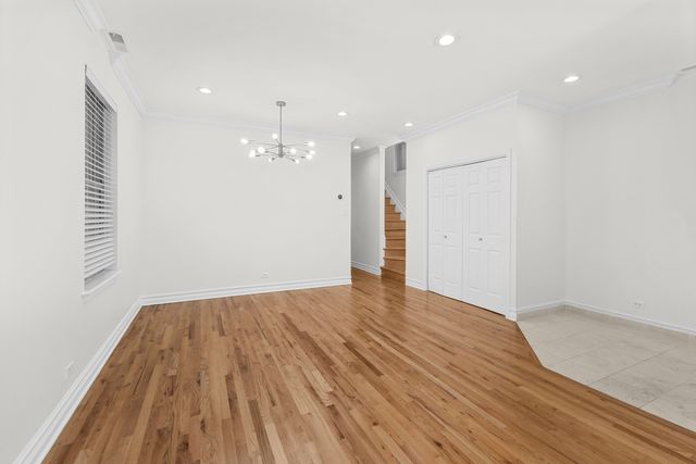 4520 S Saint Lawrence Avenue, Chicago, IL 60653