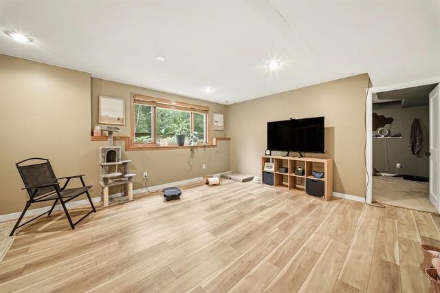 18714 67th Ave, Chippewa Falls, WI 54729