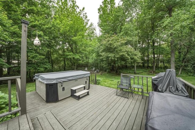 18714 67th Ave, Chippewa Falls, WI 54729