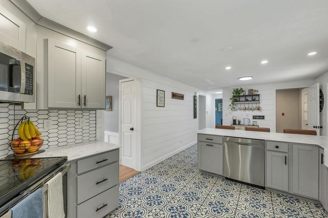 165 South Shore Road, New Durham, NH 03225