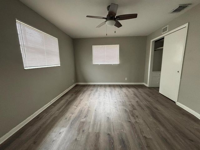 462 S Haverhill Road, West Palm Beach, FL 33415