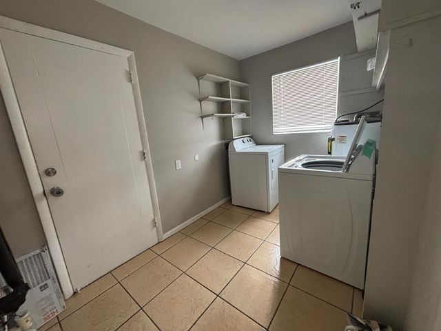 462 S Haverhill Road, West Palm Beach, FL 33415