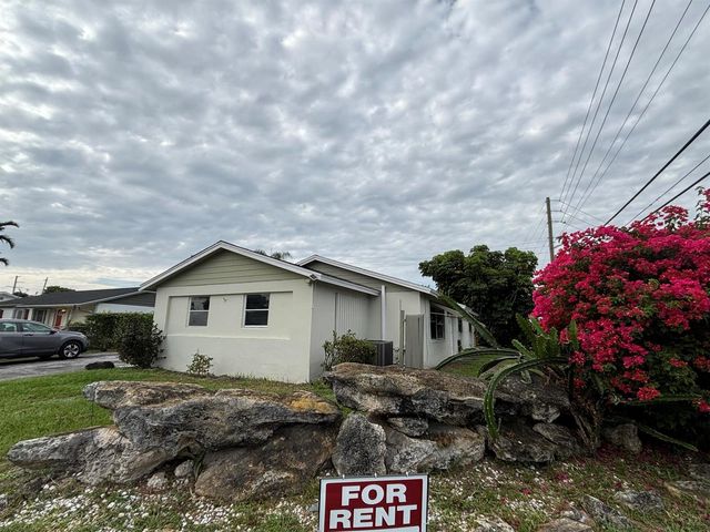 462 S Haverhill Road, West Palm Beach, FL 33415